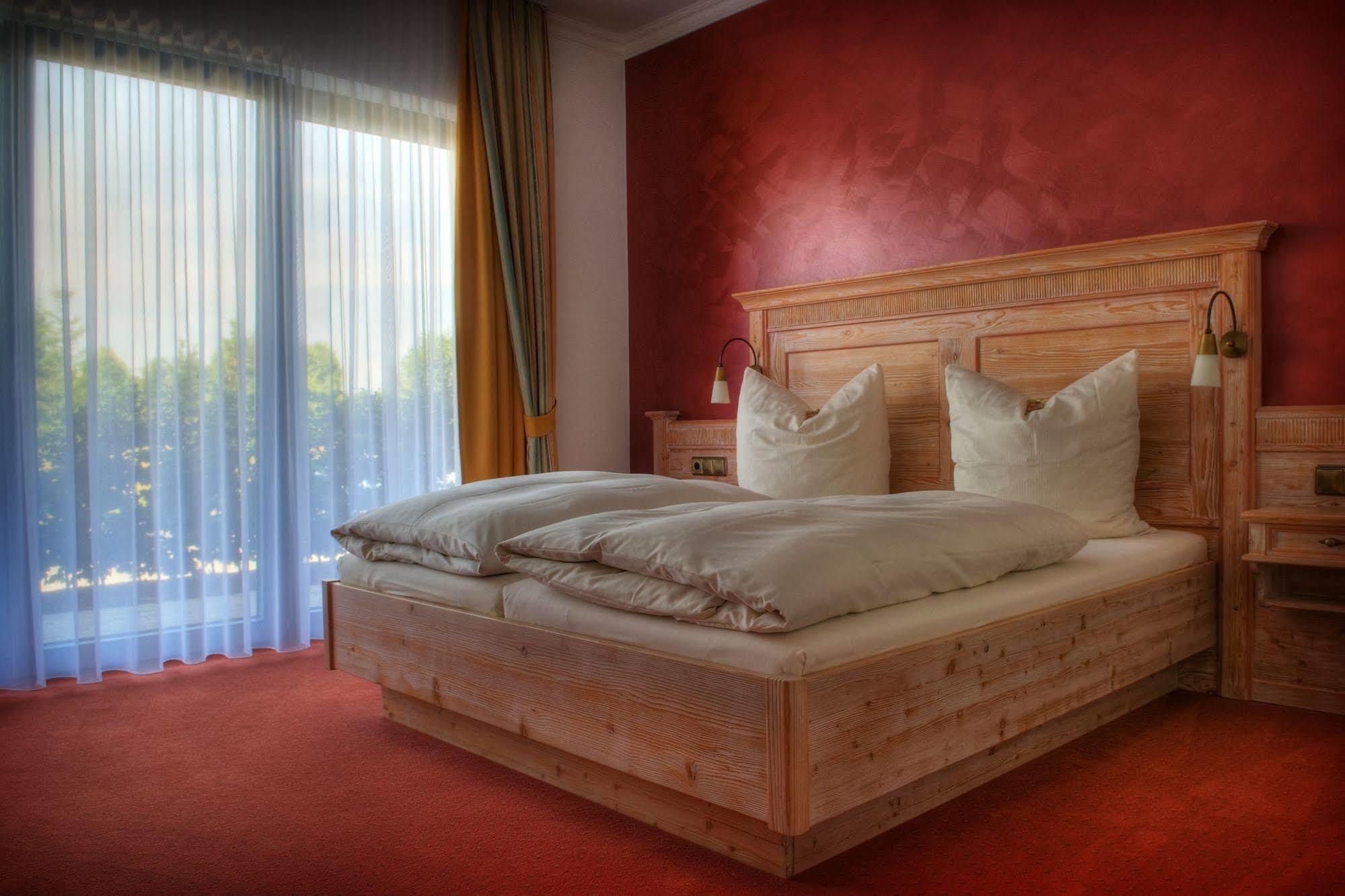 Hotel Till-Moyland Garni エクステリア 写真
